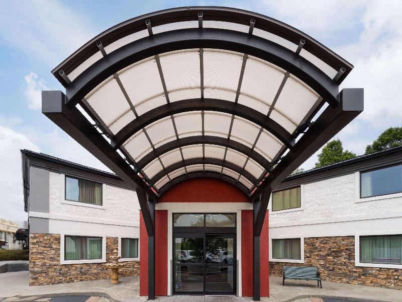 La Quinta Inn Buffalo Airport image