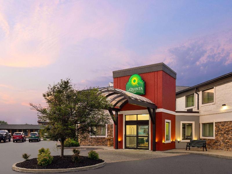 La Quinta Inn Buffalo Airport image