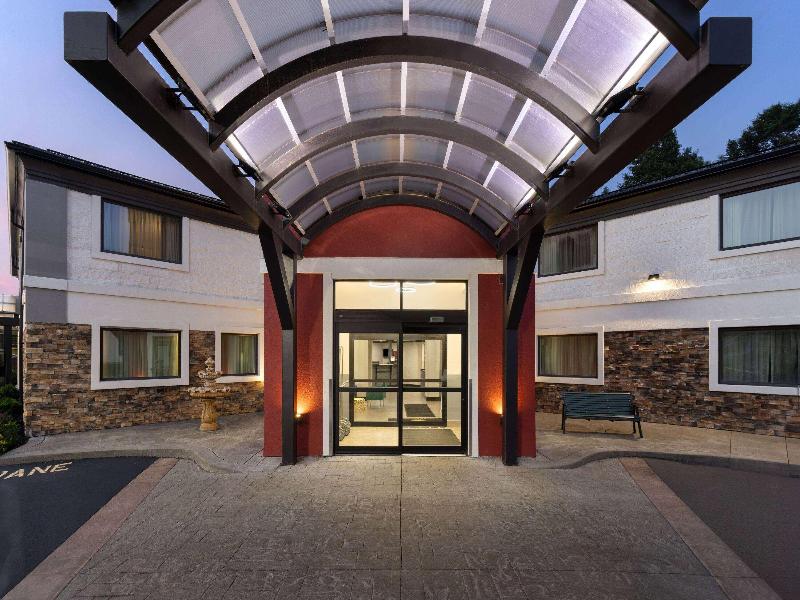 La Quinta Inn Buffalo Airport image