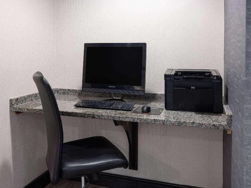 La Quinta Inn Buffalo Airport image