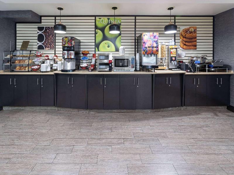 La Quinta Inn Buffalo Airport image