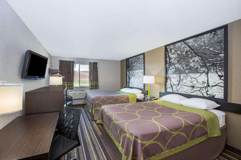 Super 8 by Wyndham Brookings image