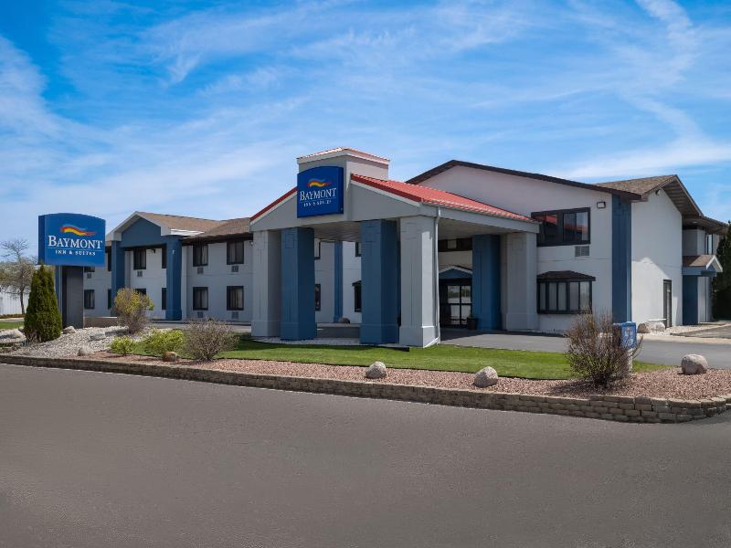 Baymont by Wyndham Waukesha image