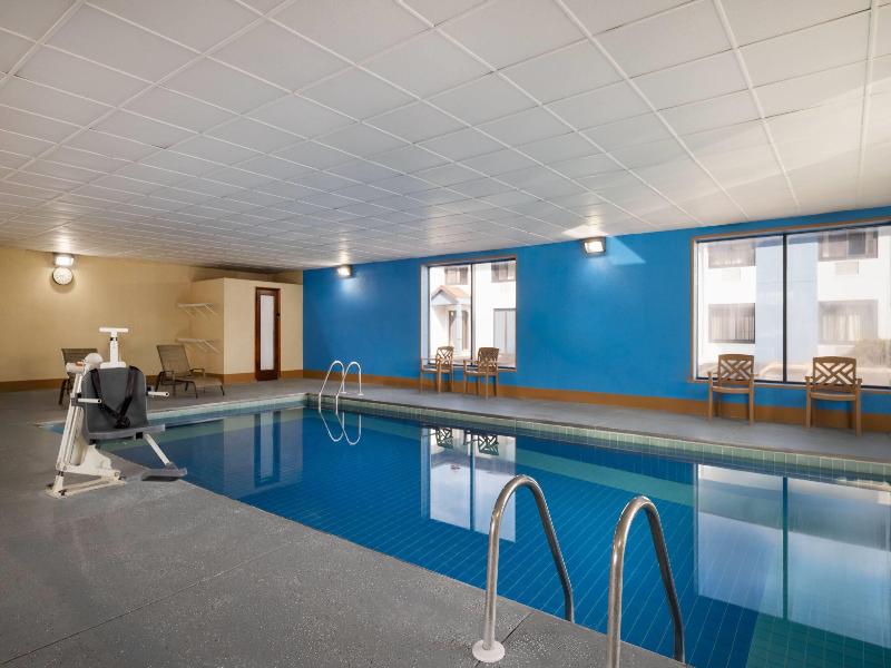 Baymont by Wyndham Waukesha image