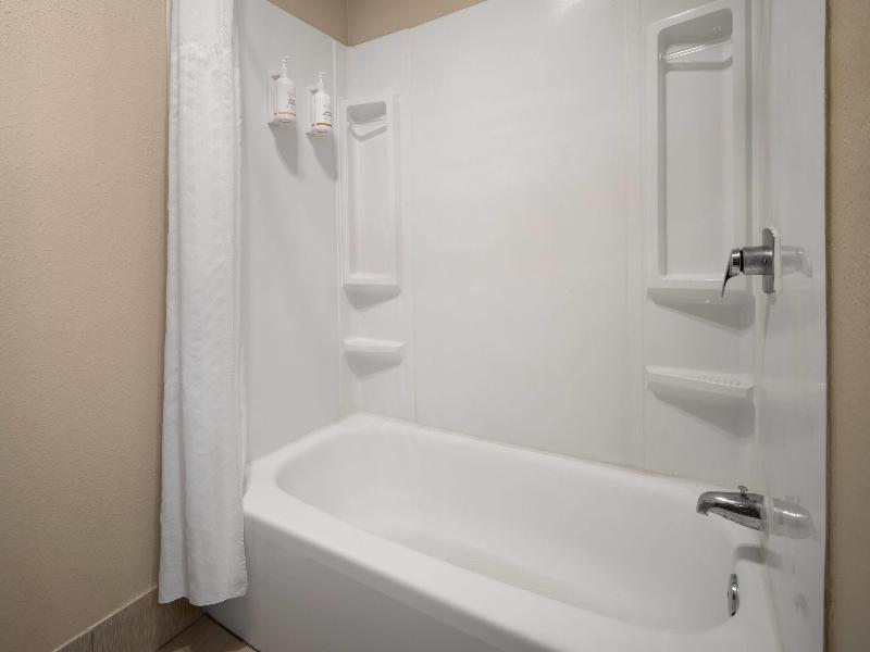 Baymont by Wyndham Waukesha image