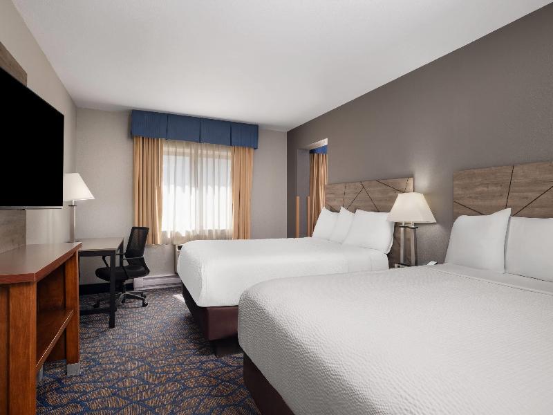 Baymont by Wyndham Waukesha image