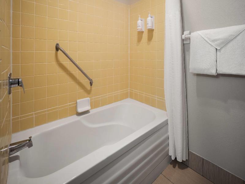 Baymont by Wyndham Waukesha image