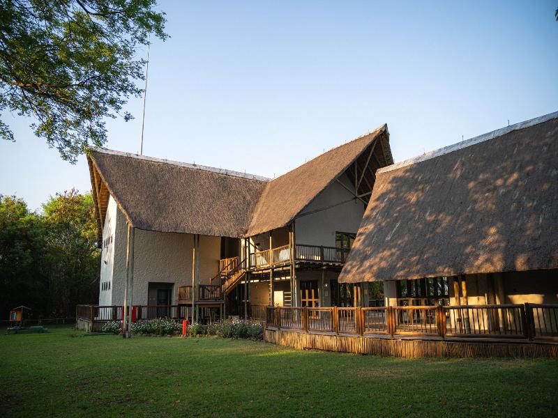 Cresta Mowana Safari Resort & Spa — general view