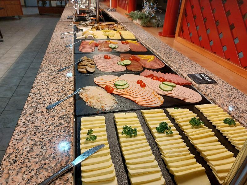 Food & Beverage