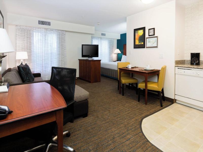 Residence Inn Baton Rouge Towne Center At Cedar Lo image