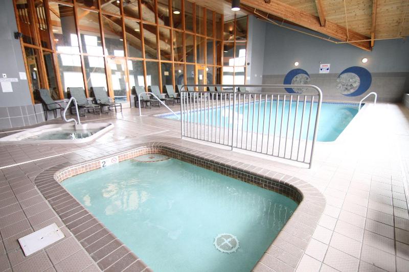 C'mon Inn Hotel & Suites