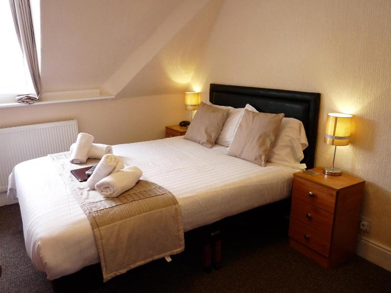 Hilbre Hotel — general view