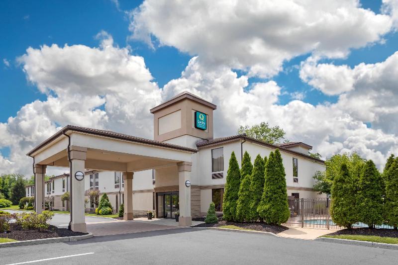 Quality Inn & Suites Nj State Capital Area image