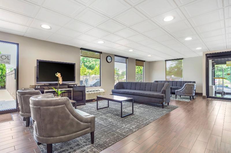 Quality Inn & Suites Nj State Capital Area image