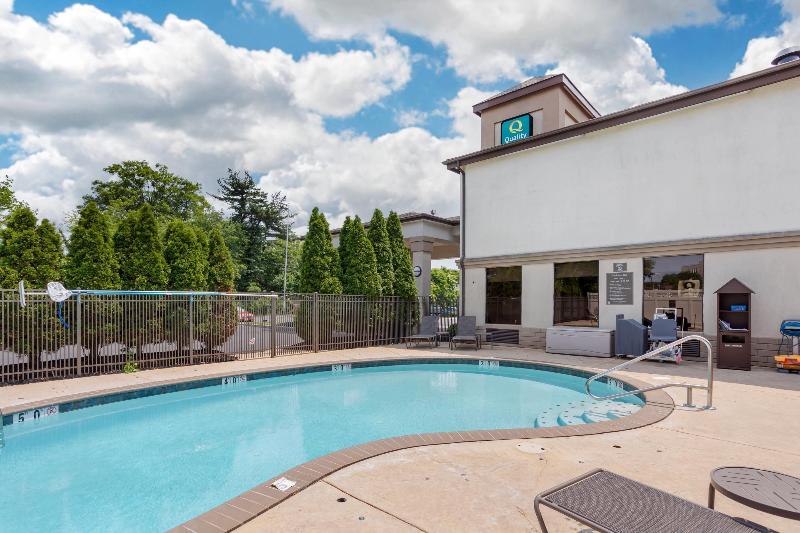 Quality Inn & Suites Nj State Capital Area image