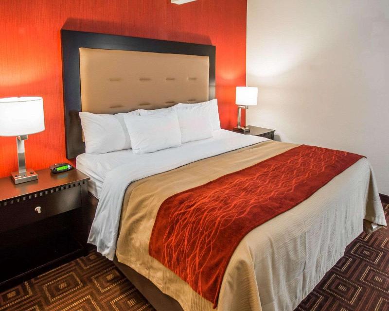 Quality Inn & Suites Nj State Capital Area image