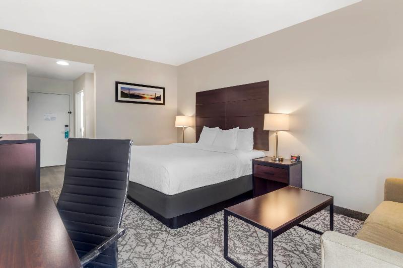 Quality Inn & Suites Nj State Capital Area image