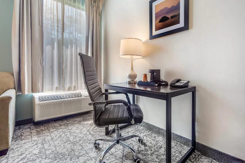 Quality Inn & Suites Nj State Capital Area image