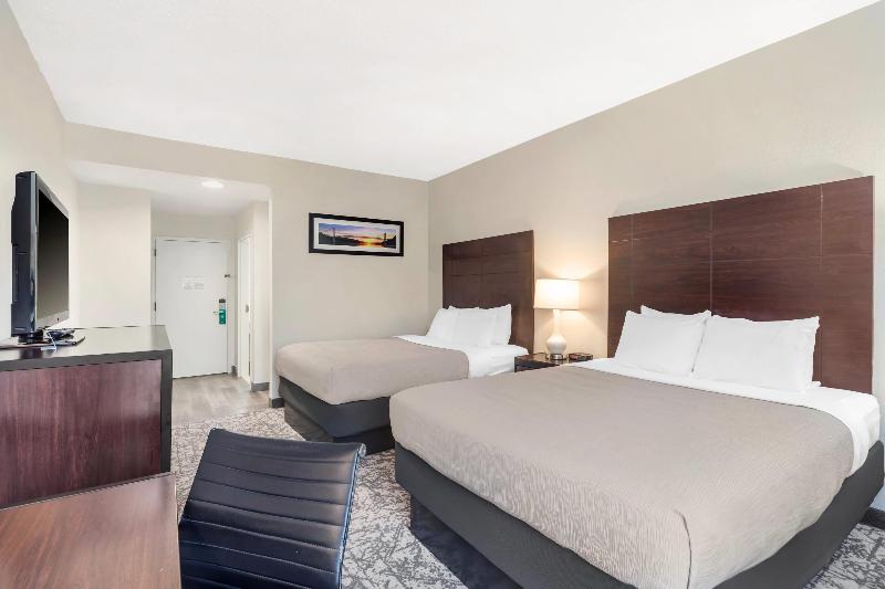 Quality Inn & Suites Nj State Capital Area image