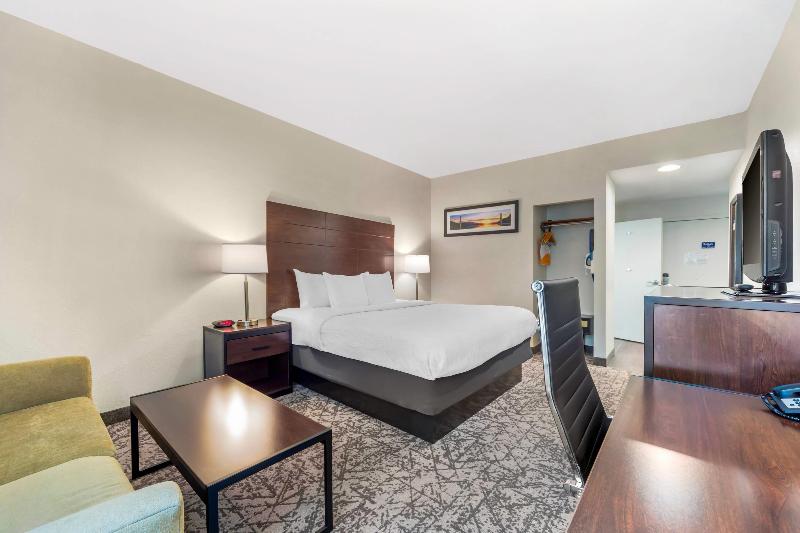 Quality Inn & Suites Nj State Capital Area image