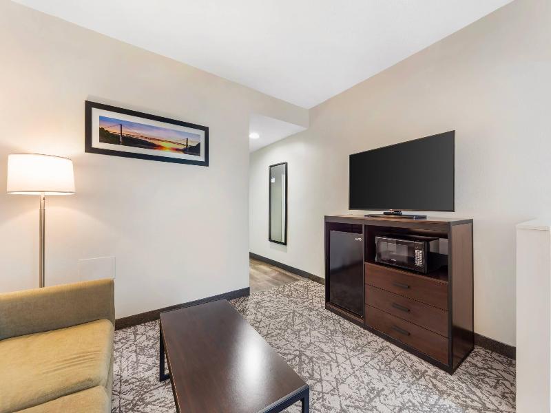 Quality Inn & Suites NJ State Capital Area image