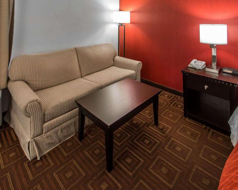 Quality Inn & Suites Nj State Capital Area image