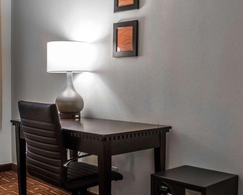 Quality Inn & Suites Nj State Capital Area image
