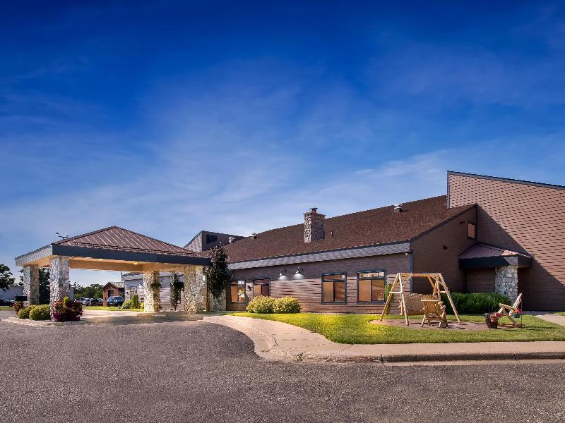 Heartland Inn & Suites, Surestay Collection By Bw image