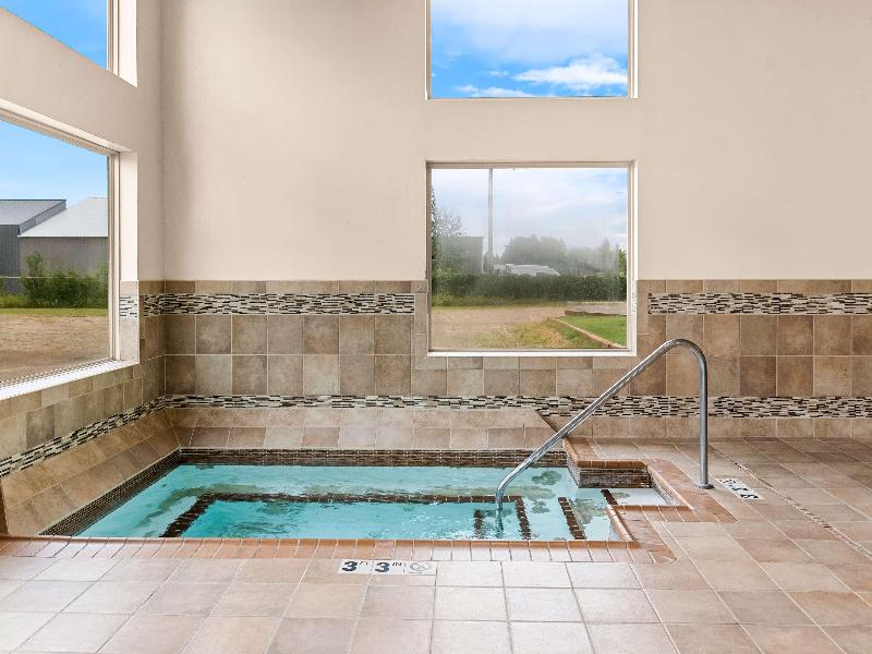 Heartland Inn & Suites, Surestay Collection By Bw image