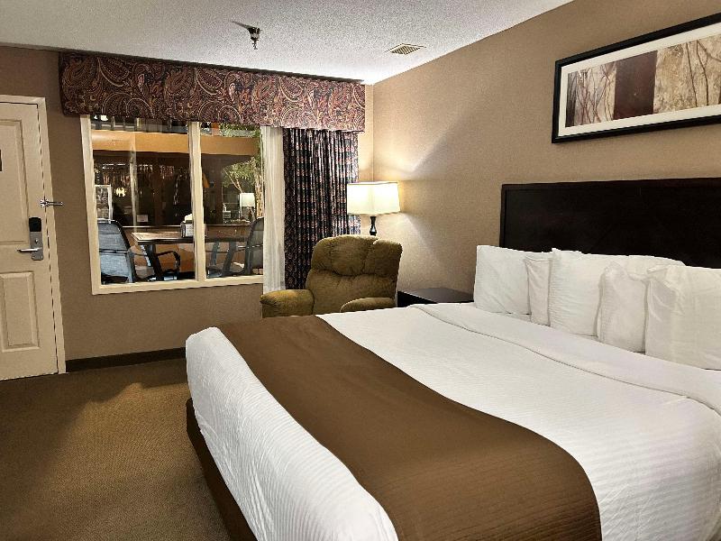 Heartland Inn & Suites, Surestay Collection By Bw image