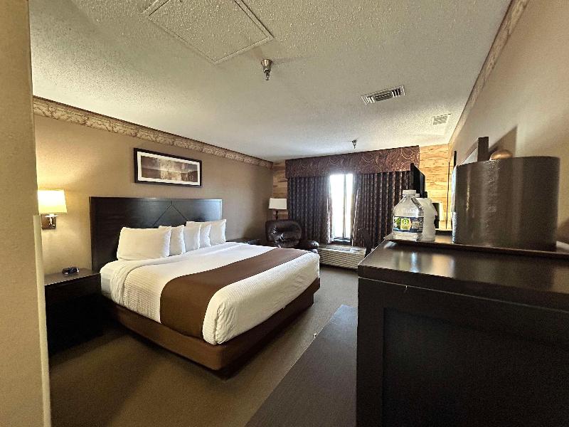 Heartland Inn & Suites, Surestay Collection By Bw image