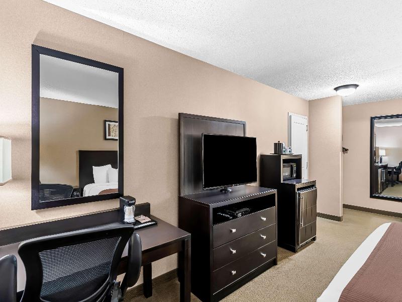 Heartland Inn & Suites, Surestay Collection By Bw image