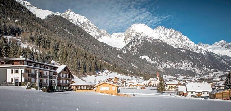 Vierbrunnenhof image