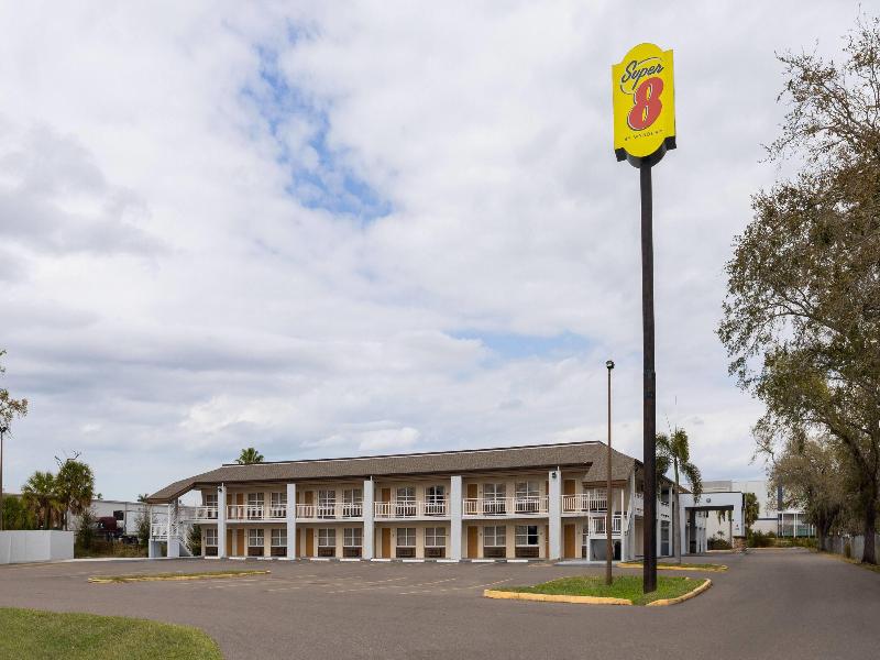 Super 8 by Wyndham Ellenton Bradenton Area image