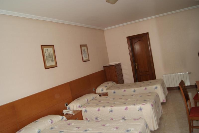 Hostal Hermanos Gutierrez image