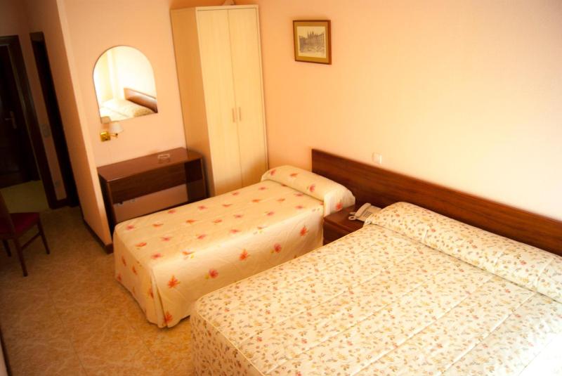 Hostal Hermanos Gutierrez image