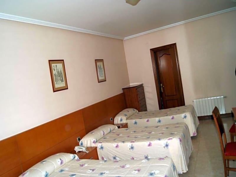 Hostal Hermanos Gutierrez image