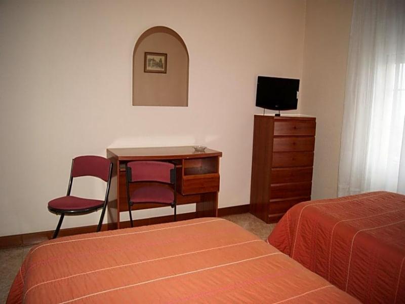 Hostal Hermanos Gutierrez image