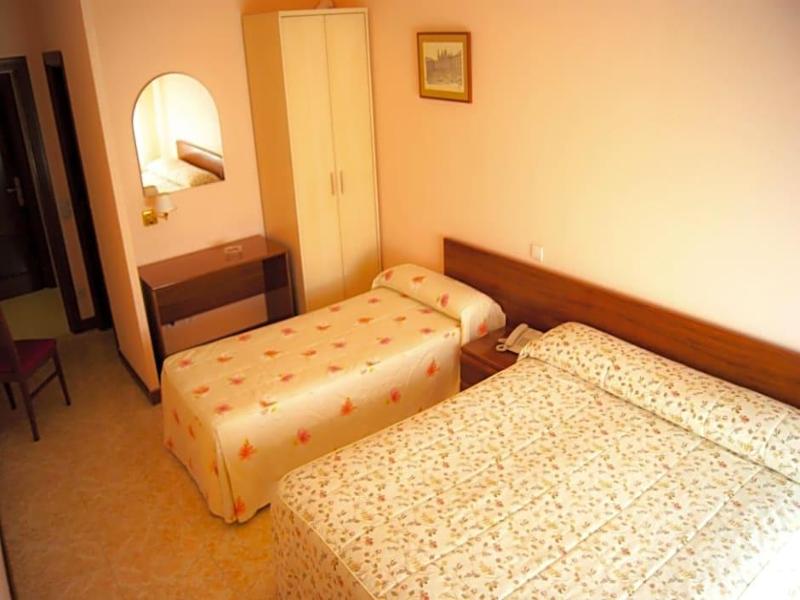 Hostal Hermanos Gutierrez image