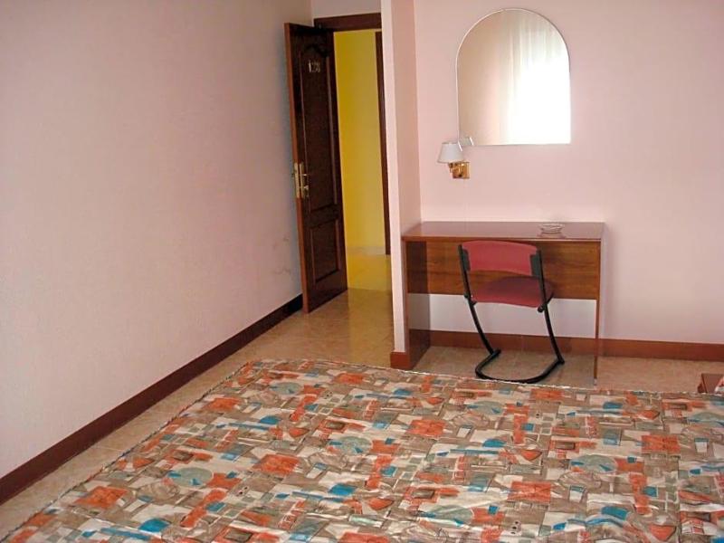 Hostal Hermanos Gutierrez image