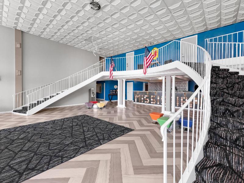 Super 8 by Wyndham Biloxi image
