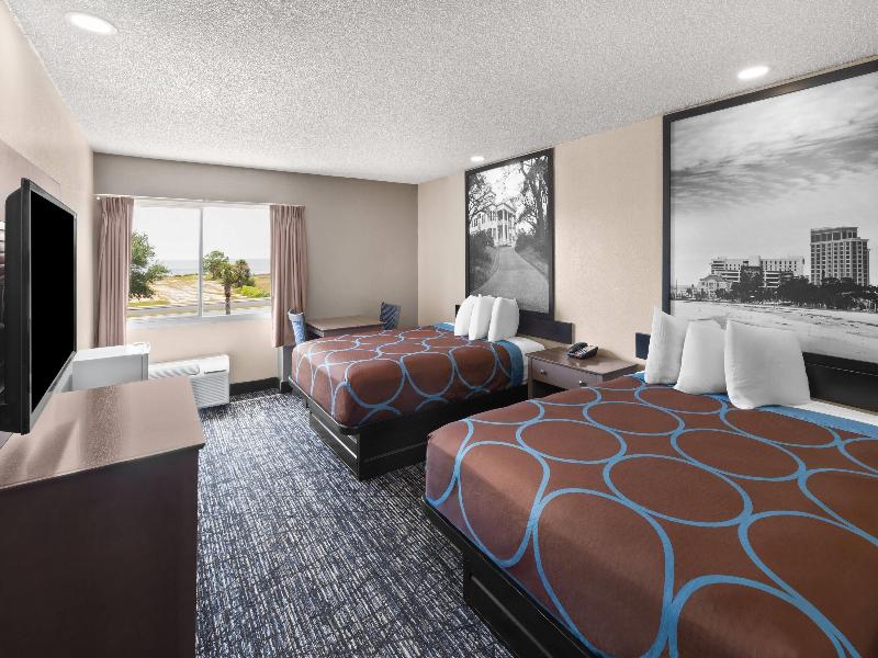 Super 8 by Wyndham Biloxi image
