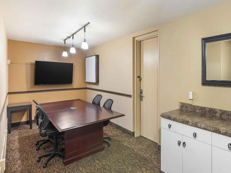 Extended Stay America - Milwaukee - Brookfield image