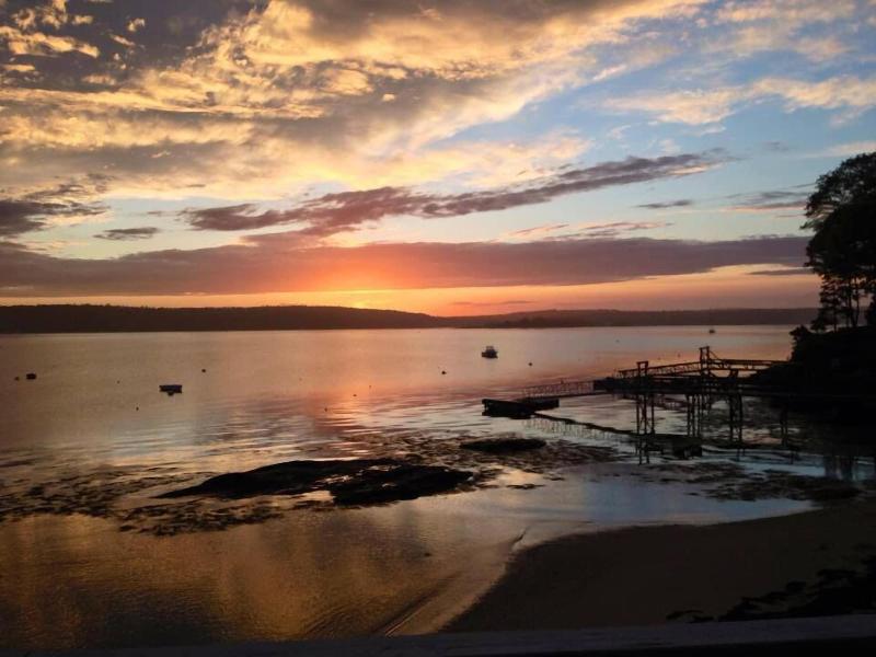 Smugglers Cove Inn Oceanfront Resort image