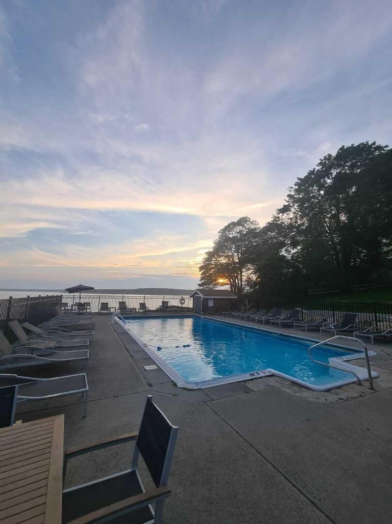 Smugglers Cove Inn Oceanfront Resort image