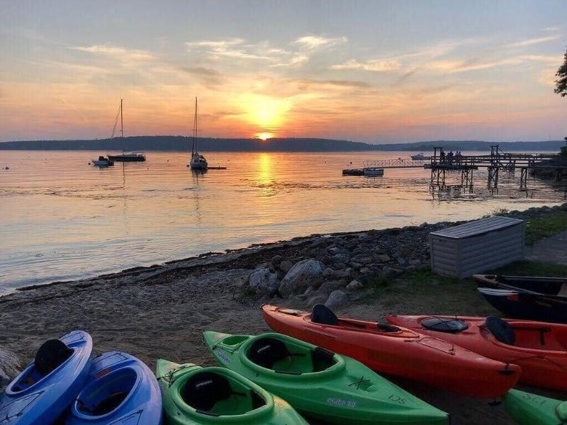 Smugglers Cove Inn Oceanfront Resort image
