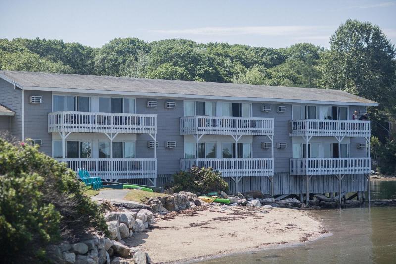 Smugglers Cove Inn Oceanfront Resort image