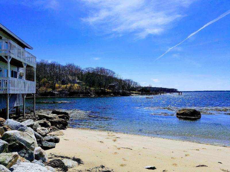 Smugglers Cove Inn Oceanfront Resort image