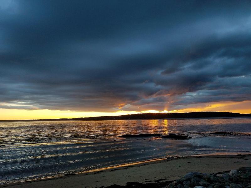 Smugglers Cove Inn Oceanfront Resort image