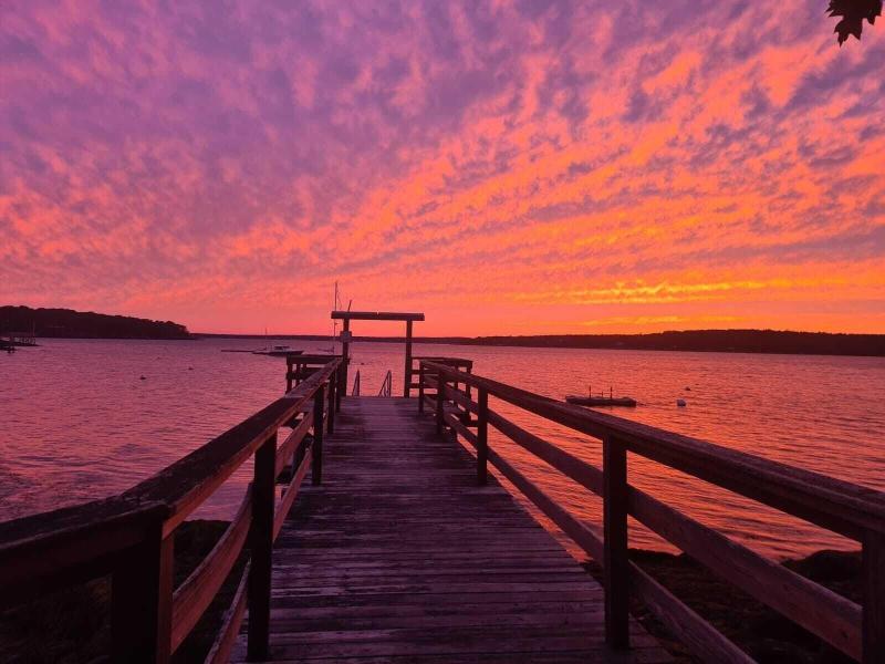 Smugglers Cove Inn Oceanfront Resort image